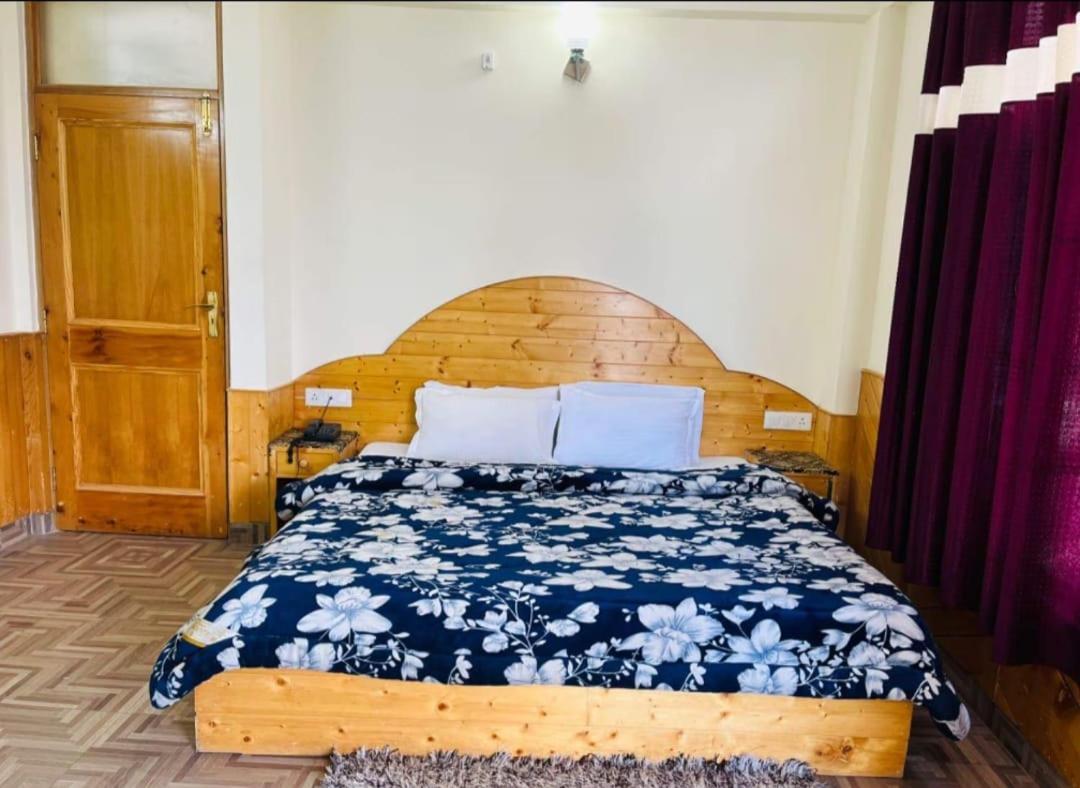 Hotel Hadimba Regency ! Free 4 Wheeler Parking ! Mountain View Rooms ! Near Mall Road Manali Exterior photo